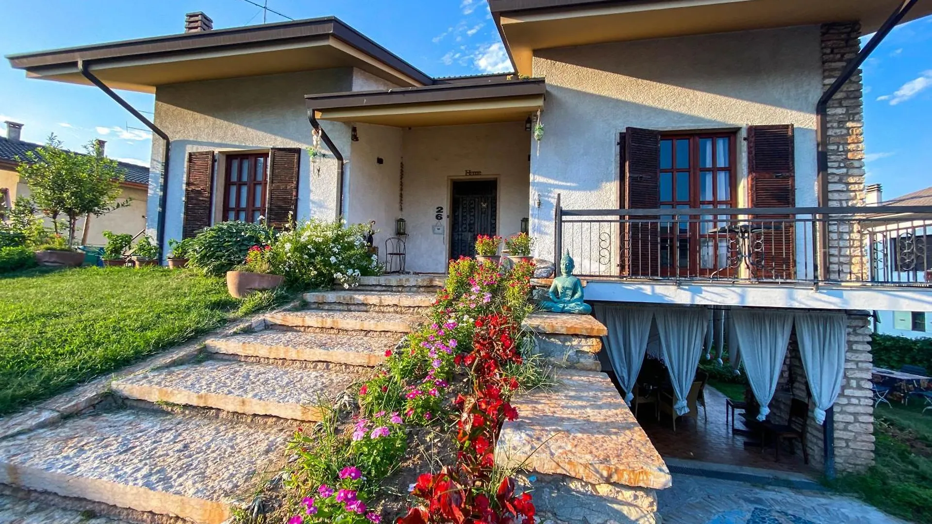 Nest Guesthouse カステルヌオーヴォ・デル・ガルダ イタリア
