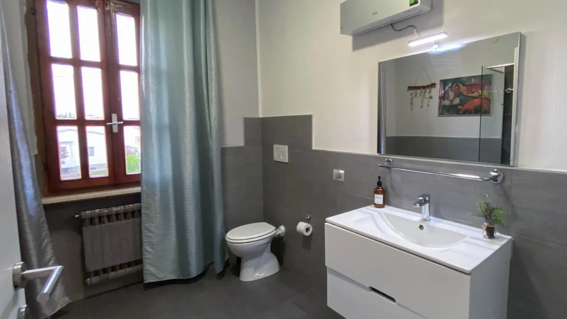Nest Guesthouse カステルヌオーヴォ・デル・ガルダ イタリア