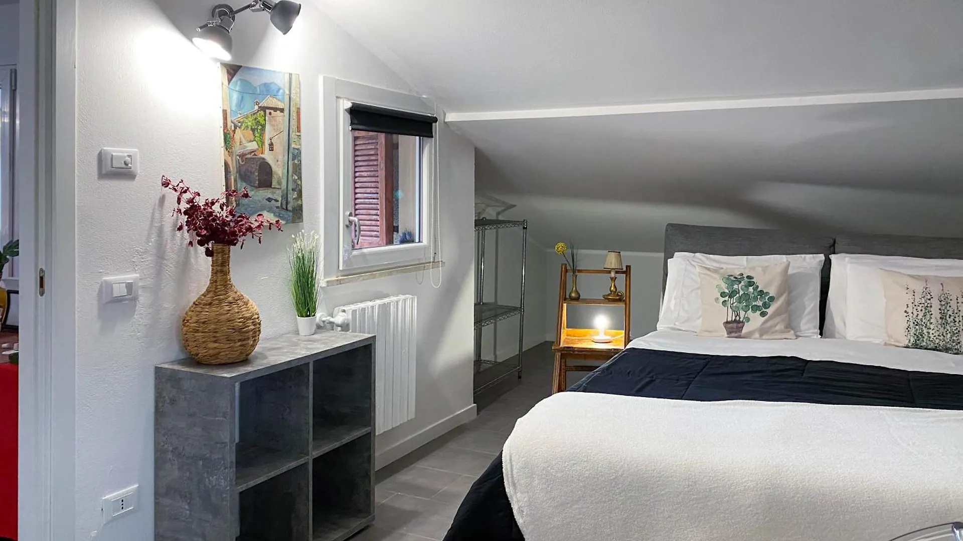 Nest Guesthouse カステルヌオーヴォ・デル・ガルダ 0*,
